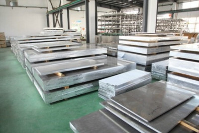 2214鋁合金貼膜板市場解析 性能優勢、應用領域及銷售價格因素