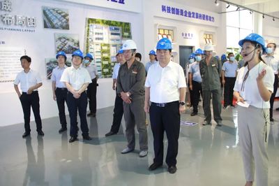 全市工業(yè)經(jīng)濟運行暨化工企業(yè)轉(zhuǎn)型發(fā)展現(xiàn)場會在襄城召開，生物農(nóng)藥技術(shù)研發(fā)成焦點